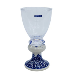 Wine glass with bubbles (A22 D27)      