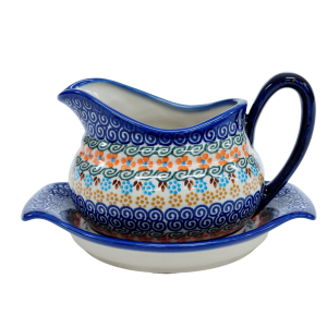 Sauce boat with a tray (A37 D5)