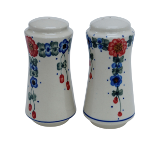 Salt and pepper shakers (A16 D10) 