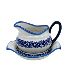 Sauce boat with a tray (A37 D51)