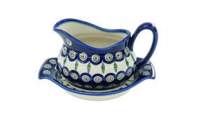Sauce boat with a tray (A37 D43)