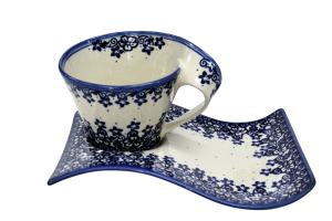 Cup with a tray (A41 D27) 