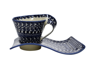 Cup with a tray (A41 D25)    