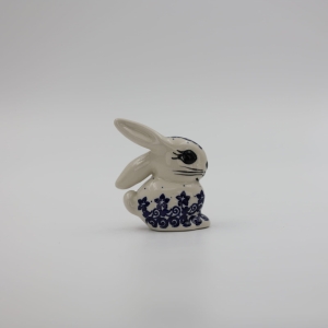 Ceramic rabbit (A532 D27)   