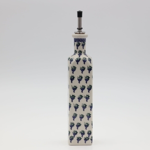 Olive oil bottle with pourer square (A544 D14)           