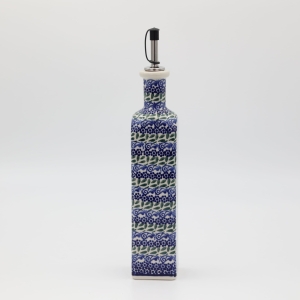 Olive oil bottle with pourer square (A544 D75)            