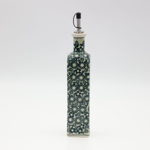 Olive oil bottle with pourer square (A544 D49)          