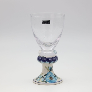 Wine glass with bubbles (A22 D58)       