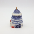 Pojemnik ceramiczny Gnom choinka z pokrywką A523 D108 – ręcznie malowana ceramika bolesławiecka w kształcie gnomka i choinki, dekoracyjny i praktyczny do przechowywania.