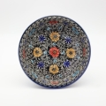 Okrągłe ceramiczne naczynie do zapiekania z Bolesławca, ręcznie zdobiona ceramika bolesławiecka, polskie rękodzieło artystyczne do piekarnika, mikrofalówki i zmywarki.