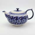 Bolesławiec ceramic teapot – hand-decorated Polish pottery with traditional cobalt patterns. A stylish and durable teapot perfect for serving tea and showcasing authentic Polish ceramic craftsmanship.