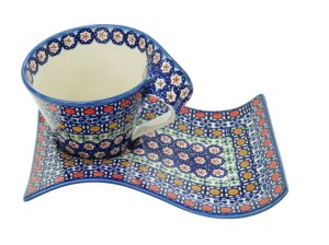 Cup with a tray (A41 D1)