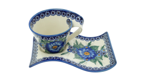 Cup with a tray (A41 D74)
