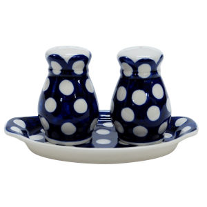 Salt and pepper shakers (A12 D64)