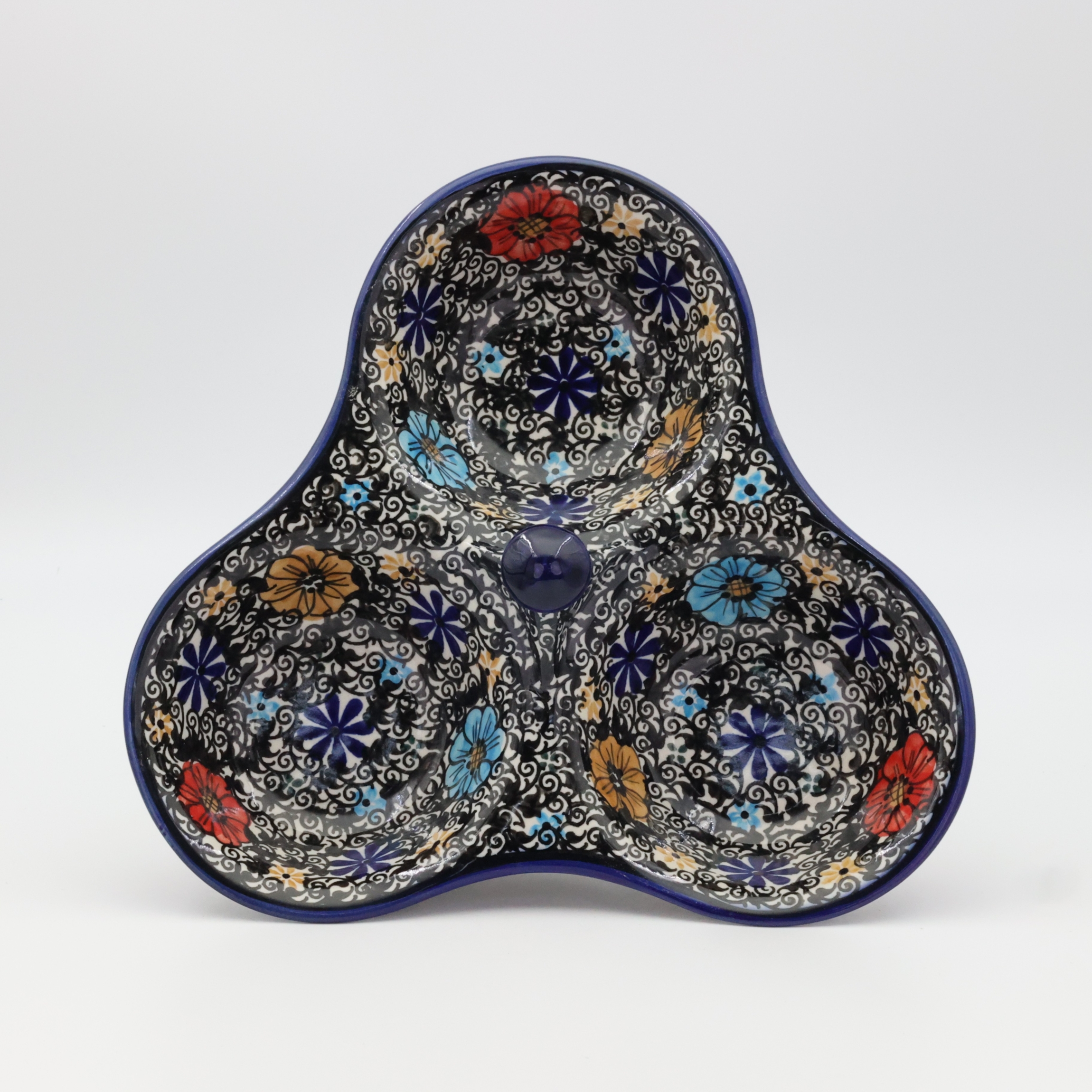 Triple serving tray A365 D66 – hand-painted Bolesławiec pottery, perfect for serving snacks, cheeses, and appetizers.