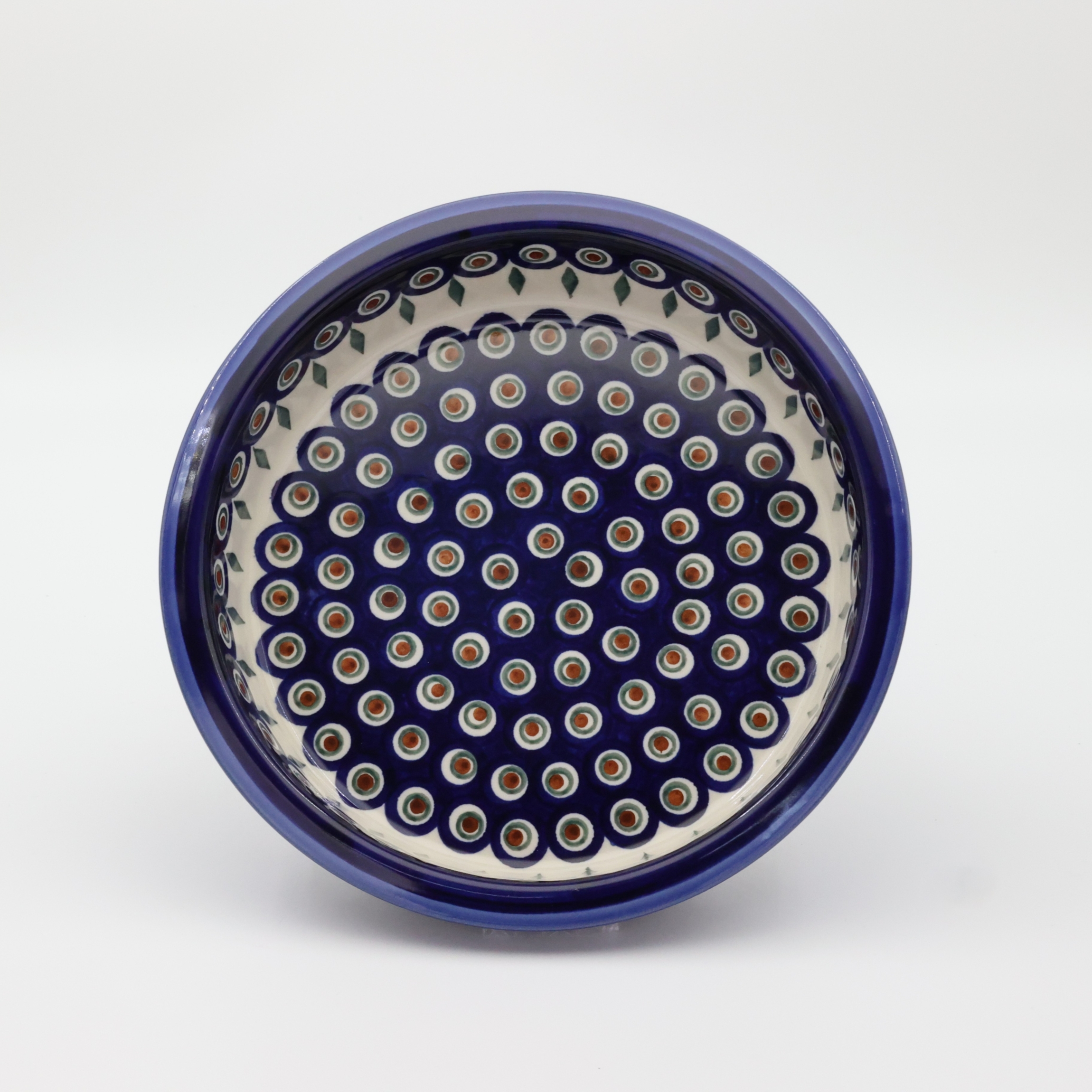 Okrągłe ceramiczne naczynie do zapiekania z Bolesławca, ręcznie zdobiona ceramika bolesławiecka, polskie rękodzieło artystyczne do piekarnika, mikrofalówki i zmywarki.