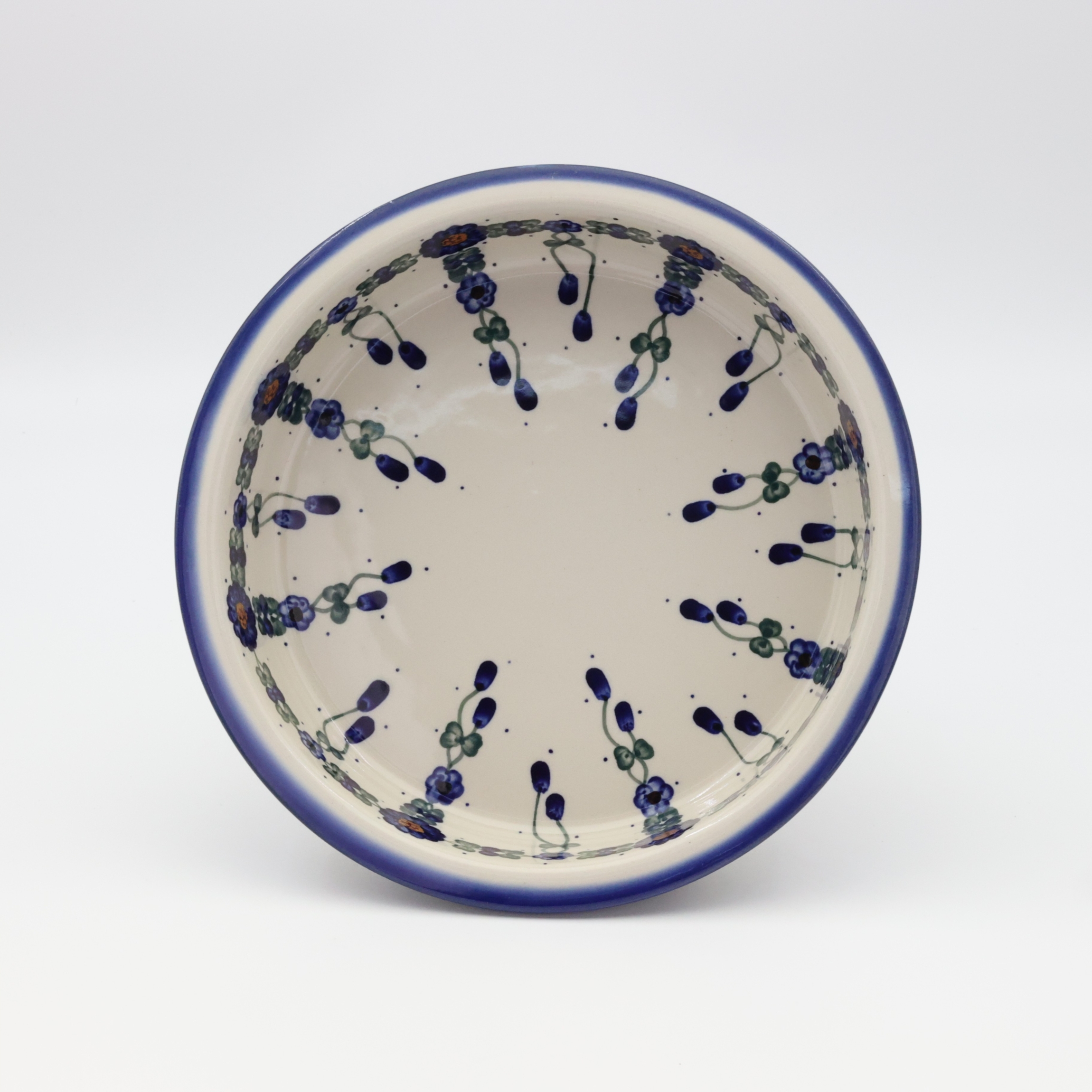 Okrągłe ceramiczne naczynie do zapiekania z Bolesławca, ręcznie zdobiona ceramika bolesławiecka, polskie rękodzieło artystyczne do piekarnika, mikrofalówki i zmywarki.