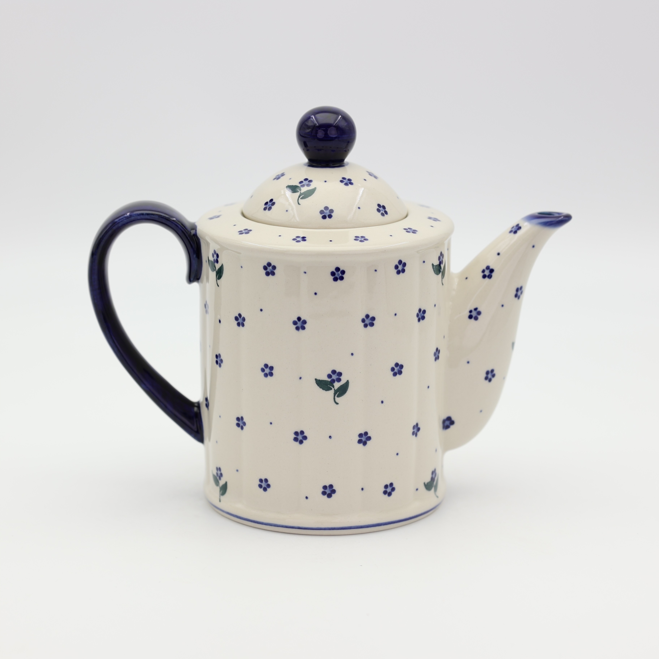 Handmade Boleslawiec teapot A72 D122 – Polish stoneware ceramic craftsmanship.