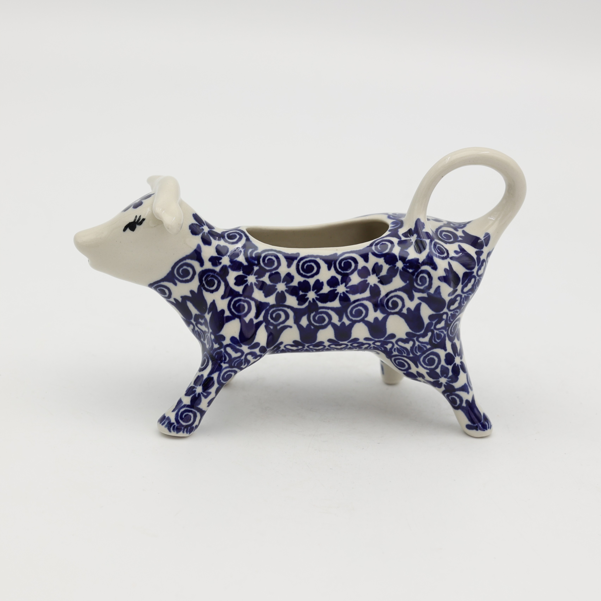 The 100 ml capacity is perfectly measured for serving cream or milk for several people, while the precisely shaped cow's mouth allows for easy pouring without spilling a drop on the tablecloth.